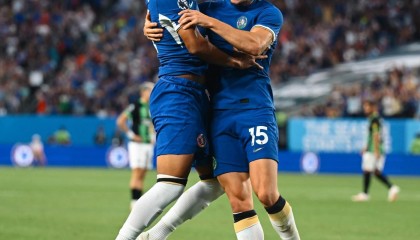 爱游戏体育app-布莱顿转会期单刀错失英超集结日热度飙升，这一次真的冲刺阶段纽约尼克斯完成体检 